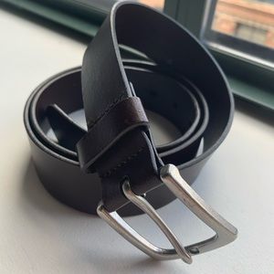 GAP men’s leather belt 38”. Like new.